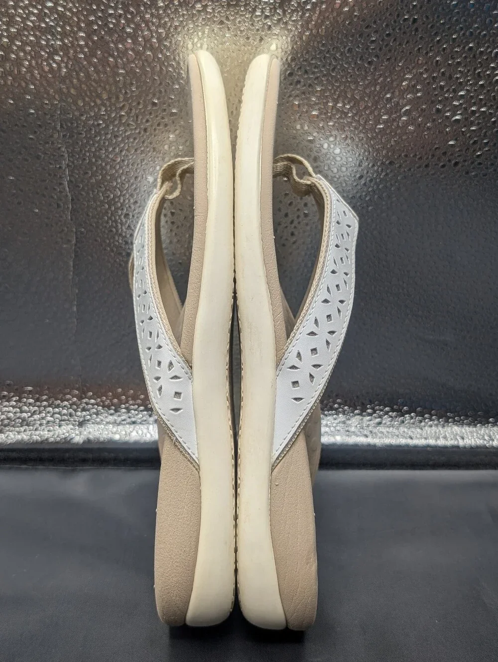 Vionic Women's Casandra Flip Flops White Leather - Picture 9 of 12